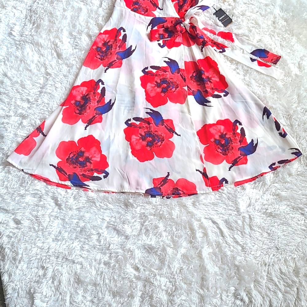 NWT Forever 21 'Contemporary' Wrap Dress - Sz S - Picture 4 of 7